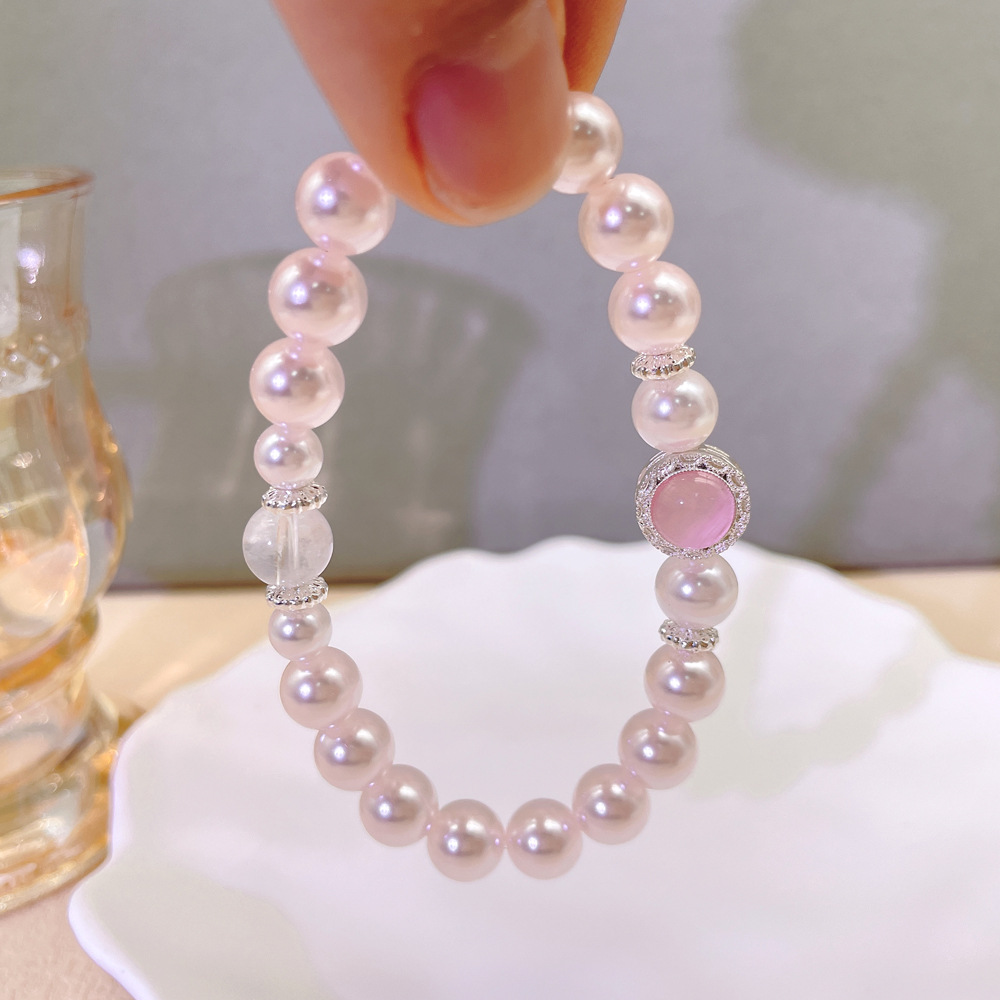 Second image of A delicate pink pearl bracelet for women subtle luxury and a refined style.
