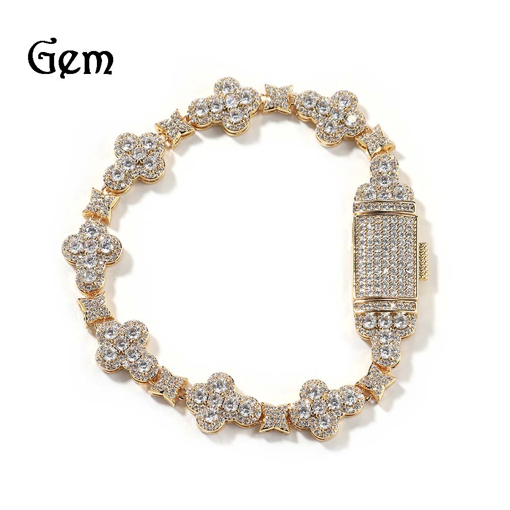 A simple and stylish 10mm flower bracelet set with micro-paved zircon stones