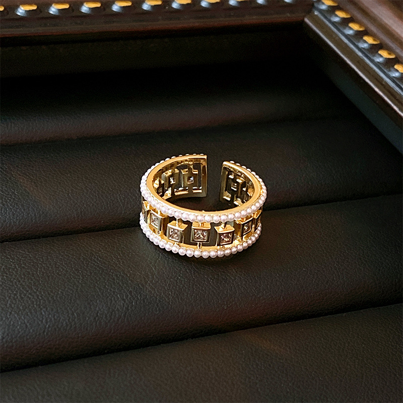 Second image of Exquisite gold-plated rings, fashionable, sweet, and subtly luxurious Mori-style jewelry.