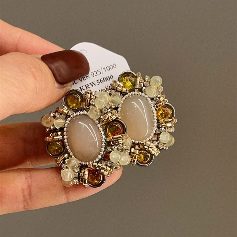 Vintage style, handmade jade earrings, retro style, Maillard colors, geometric exaggerated stud earrings