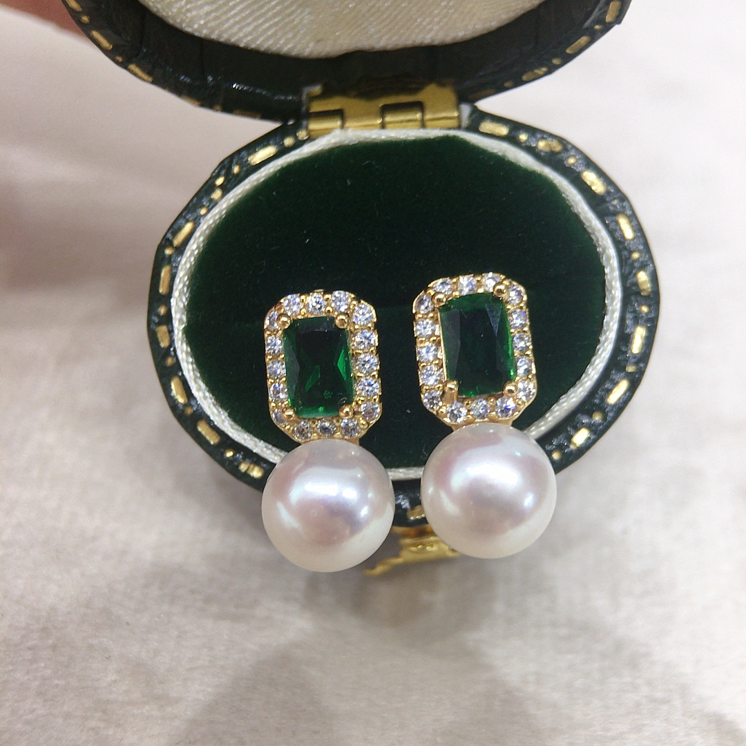 Natural freshwater pearl stud earrings exquisite vintage style  zircon and emerald pearl earrings
