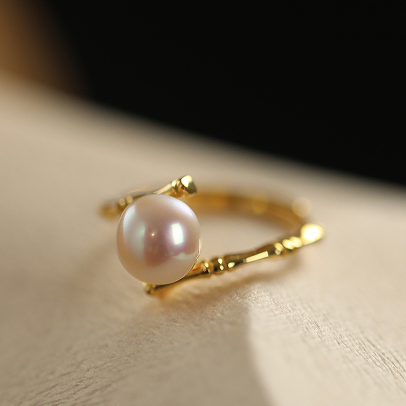 Natural freshwater pearl women's ring, adjustable size, niche design.