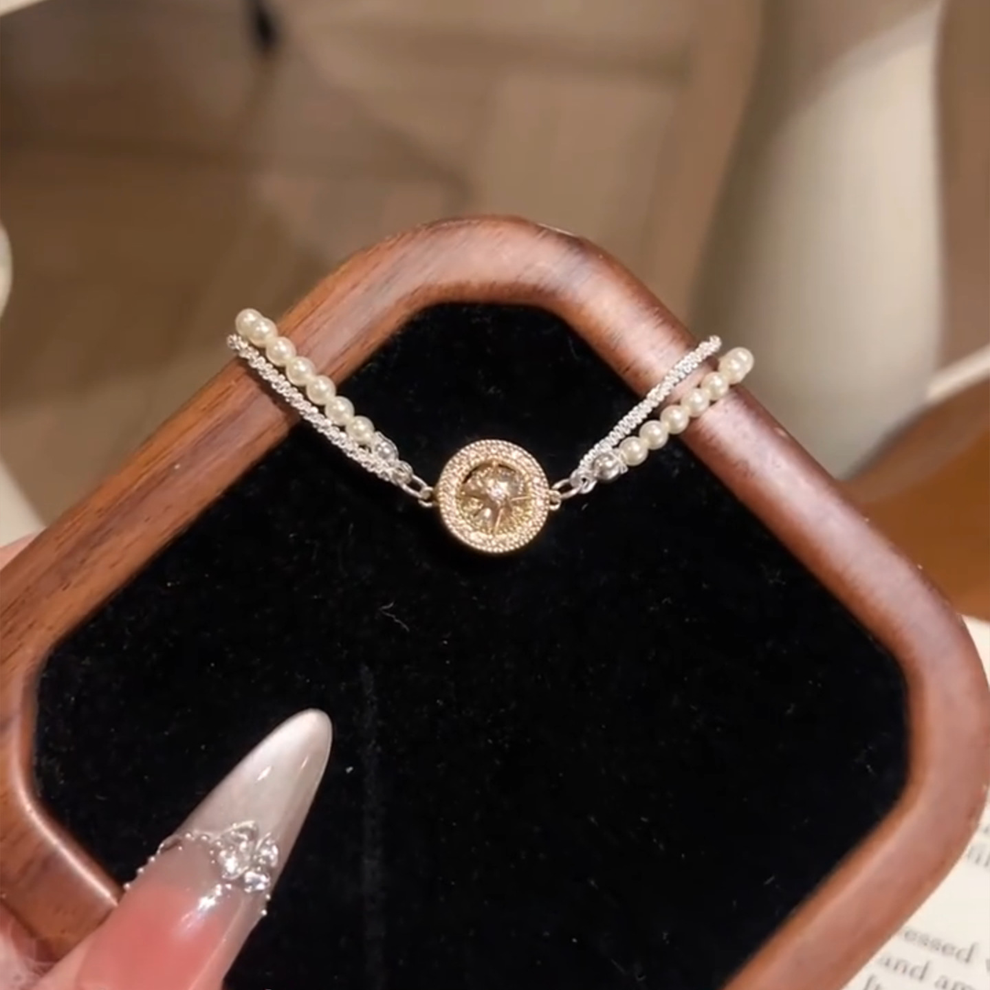 French vintage style zircon and pearl double-layer bracelet